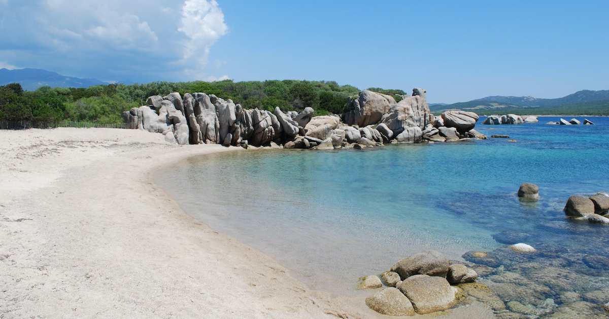Plage Contact location en Corse